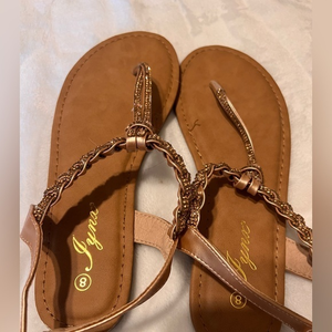 Jynx women’s size 8 sandal. Never‎ worn